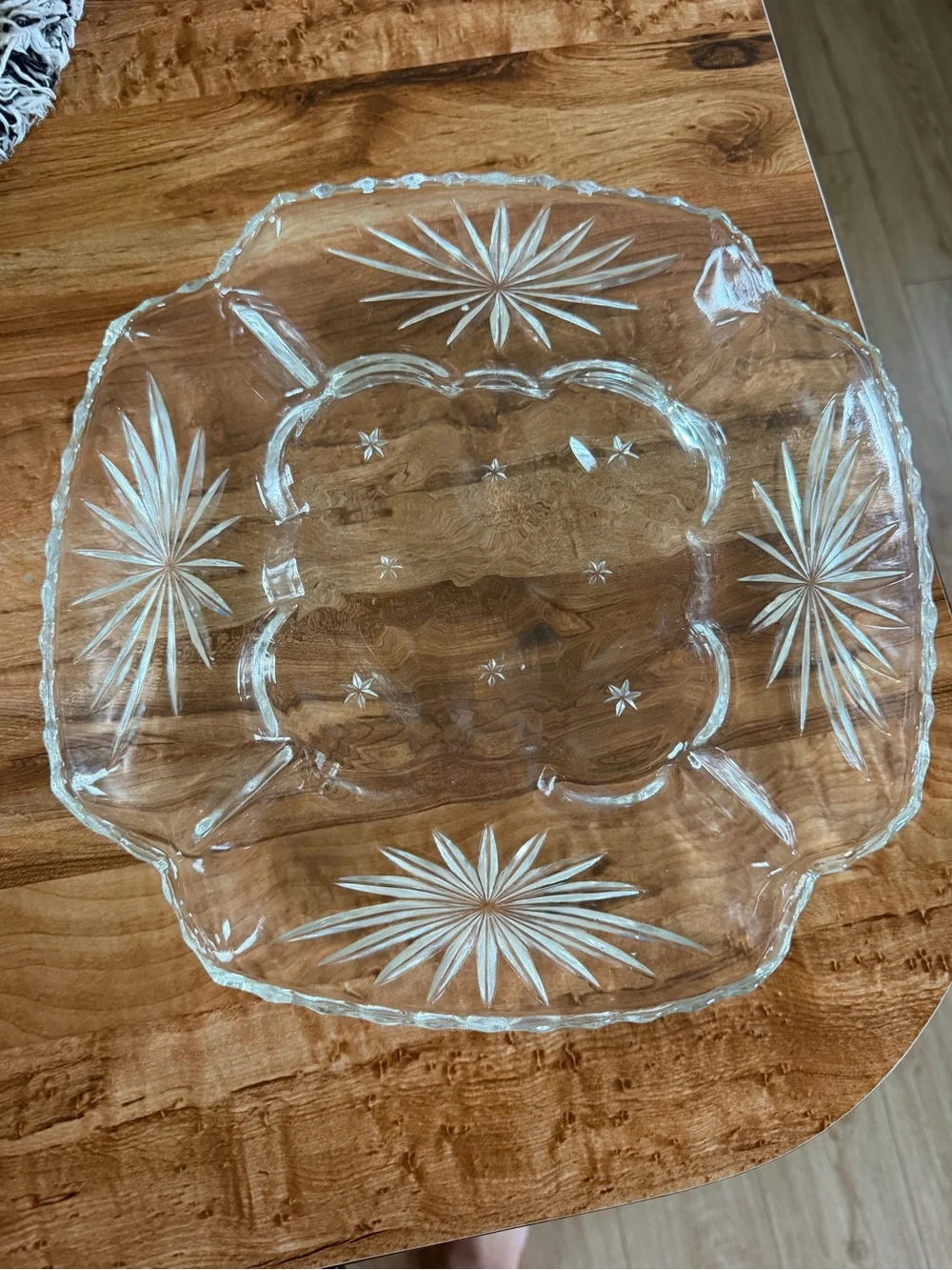 Clear Cut-Glass Decorative Serving Platter - Classic Starburst Design